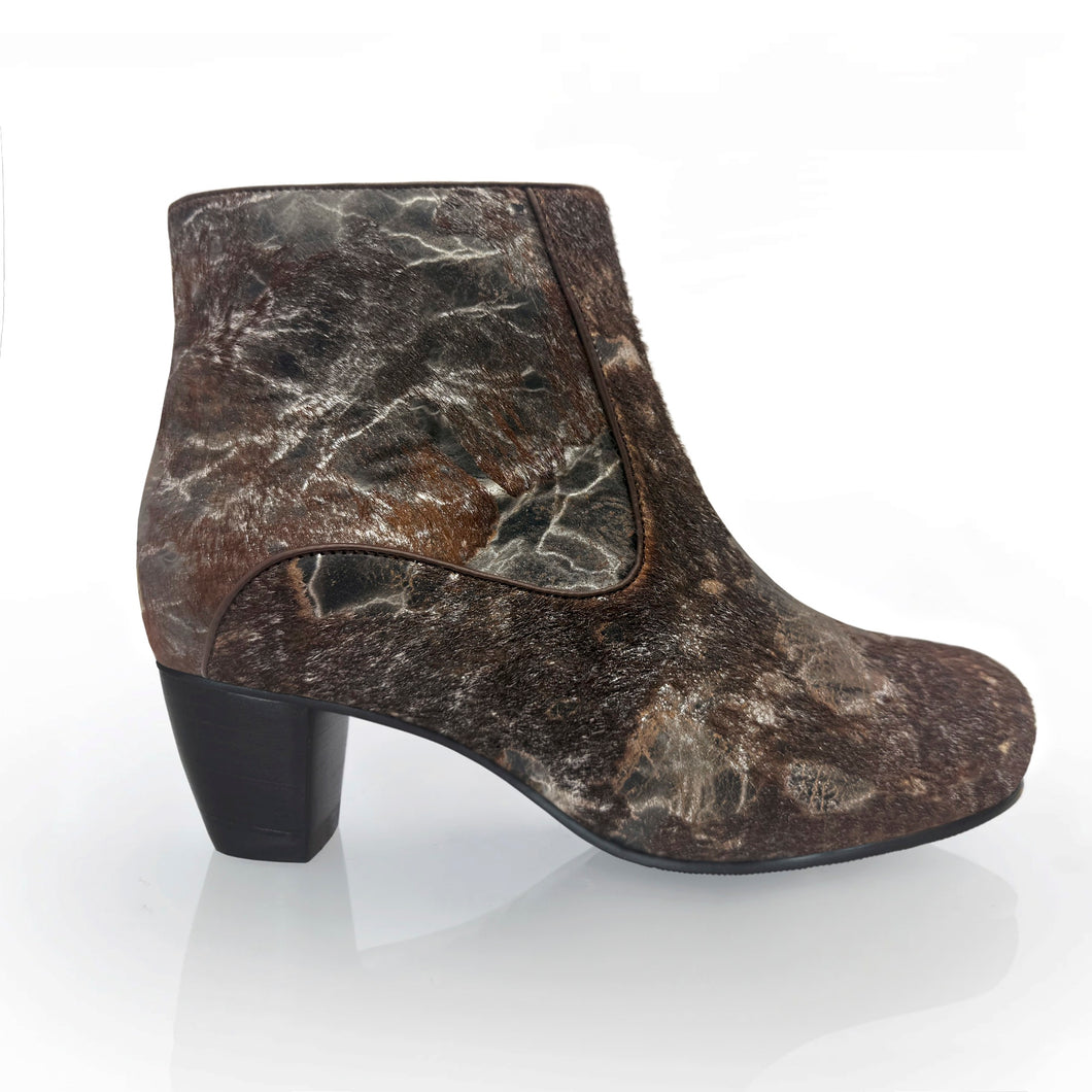 Addú brúnir með eldingum